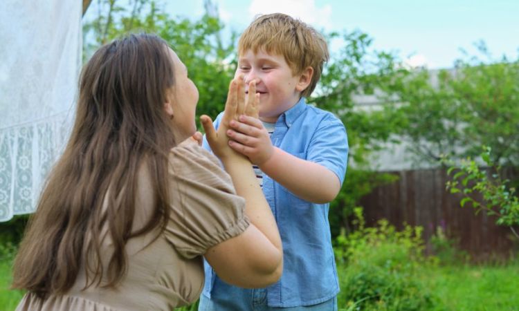 Egy sérült gyermek gondozása élethosszig tartó feladat, láthatatlan munka.