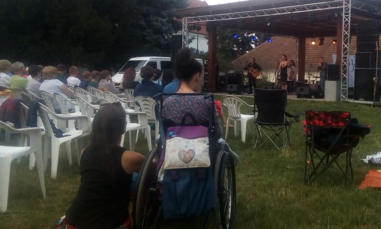 Veron egyenesbe rakott minket